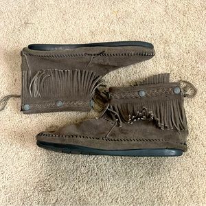 Minnetonka Suede Leather Fringe Studded Detail Ankle Booties